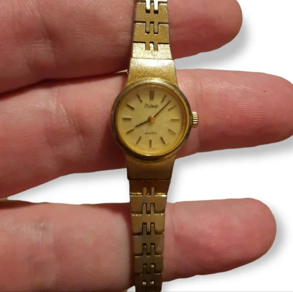 Vintage Pulsar V232-0080 Women’s Gold Tone Quartz Watch Roman Dial Dress Pulsar | Accessories | Vintage Pulsar Watch Women 8mm Gold  main image 2